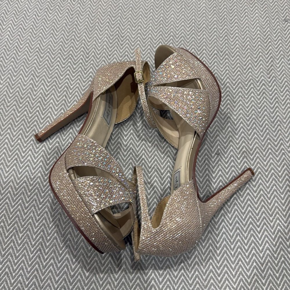 Touch Ups Shelby Champagne Shimmer Jeweled Heels Size 9 - Picture 3 of 6